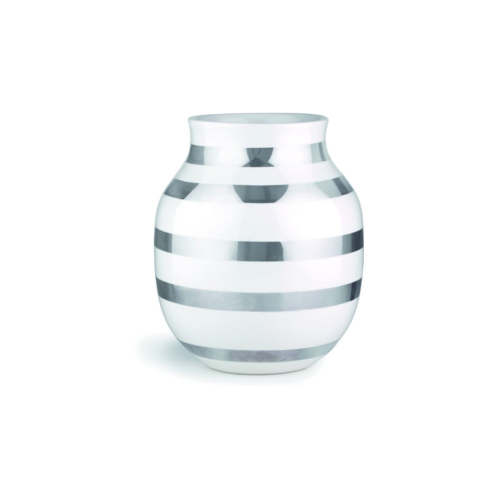 Biela kameninová váza s detailmi v striebornej farbe Kähler Design Omaggio výška 20 cm